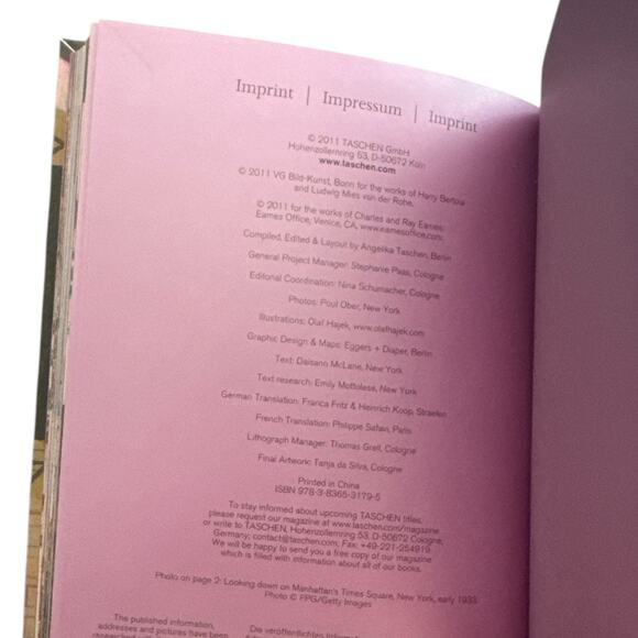 Taschen’s 4 Cities Colorful Travel Guide in 12 Booklets - Picture 9 of 10